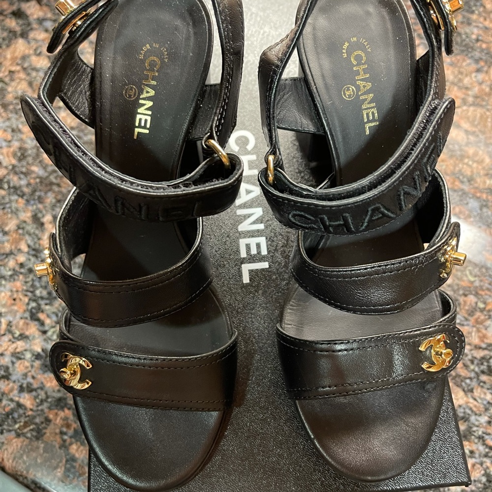 Chanel sandals black